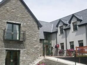 Debarra Lodge