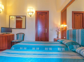 Raeli Hotel Lux