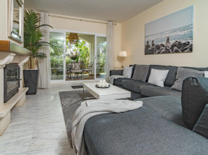 Casa Adelfas II by Roomservices