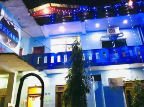 Skyard Hostel Rishikesh (Laxman Jhula)