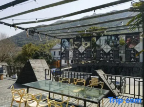 Jiulong Lake Youjianshan B&B