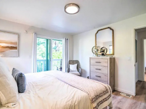 Cozy Cali Condo, Walk to Summerland Beach!