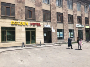 Golden Hotel