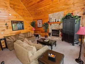 Harrisons Hideout by Sugar Maple Cabins