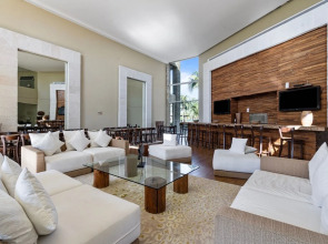 Tranquil Peninsula Golf 3BR Retreat