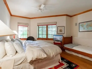 Pinehurst Townhomes #4 1 Bedroom Townhouse by RedAwning