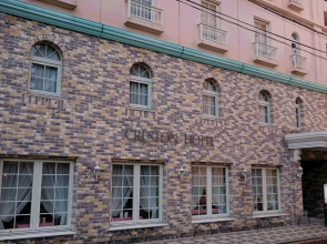 Creston Hotel