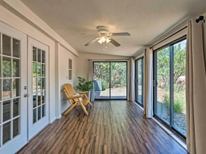 Sedona Home w/ View, Half-mi to Chimney Rock!