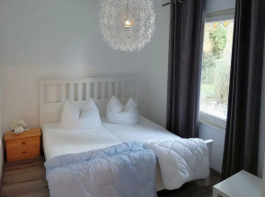 Cosy Bungalow in Middelhagen by the Sea