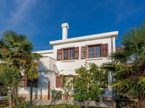 Amazing Home in Malinska With Wifi and 2 Bedrooms