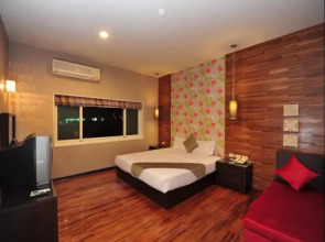 Ho Feng Guest House(屏東和風會館)