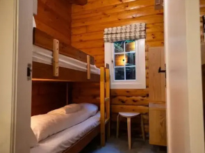Rural 3 Bed Log Cabin Getaway