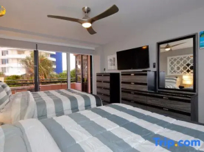 Family Friendly Modern Beachfront Apartment - 519