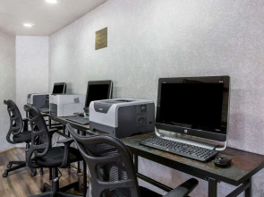 Quality Inn View of Lake Powell - Page