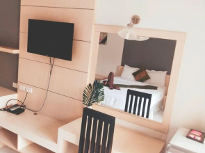 Grand Esie Service Apartment