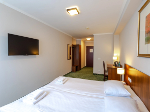 Hit Hotel