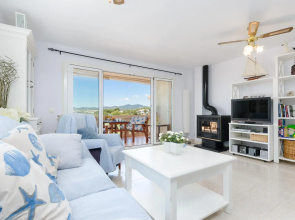 M&M - Apartment with sea views in Portocolom. Free WiFi