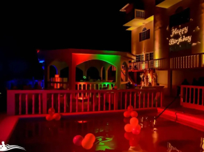 Retreat Guesthouse Luxury Suites