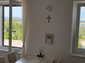 Beach apartment VAMI with sea view