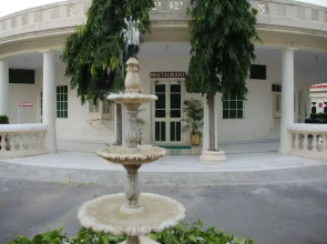 Garden Hotel