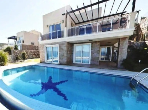 Royal Heights Adabuku 3 Bedrooms Villa