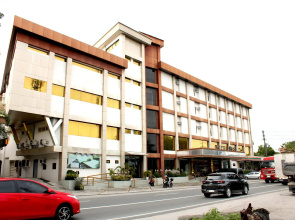 Palette Angeles, Formerly Boss Hotel