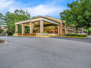 Days Inn by Wyndham Hoover Birmingham