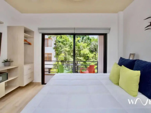 Spacious 1 BR With Great Location Rooftop Pool by Waves Management