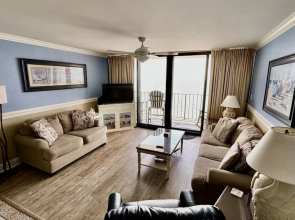 Royal Garden Resort 1608 3 Bedroom Condo by RedAwning