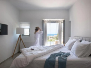 Luxury Villa With Stunning Views in Agios Nikolaos