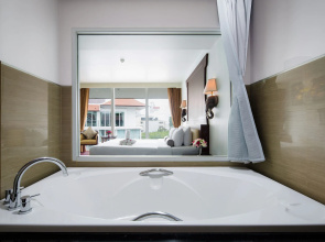 Aiyara Grand Hotel