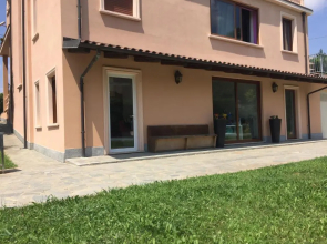 Villa 77