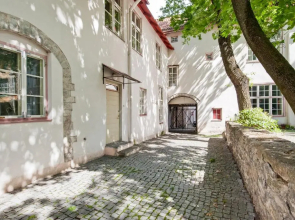 Old Town Central Apartment