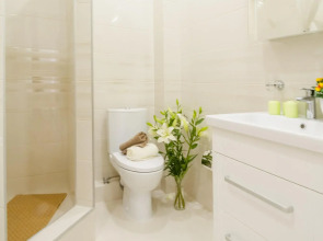 Южный берег на набережной Адмирала Серебрякова