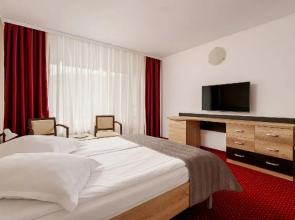 . Hotel Cozia - Complex Balnear Cozia