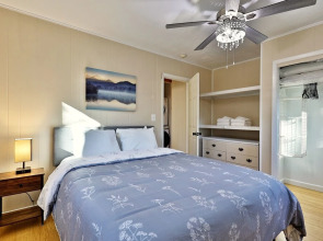 Your Ski Home: Powder Park Place - Upper Level. Close To Killington. Hot Tub. 4 Bedroom Home