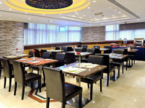 Signature Inn Deira - Free Parking