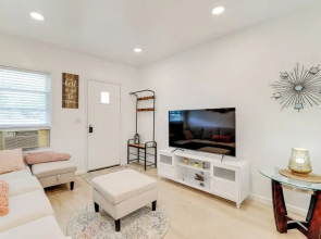 2 Mi to State Park: Updated Niagara Falls Home