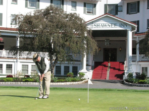 The Shawnee Inn and Golf Resort