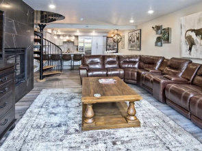 Luxury 3 Bedroom Condo in Vail Village