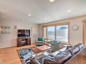 Buena Vista Oasis w/ Mtn Views, 3 Mi to Dtwn!
