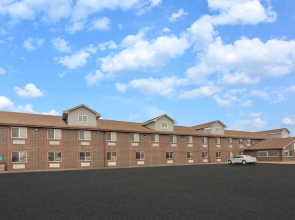 Super 8 by Wyndham Missouri Valley