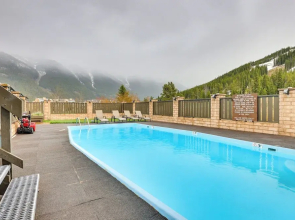 Pool + Ski-in Access: Copper Mountain Condo!