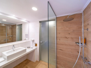 Kresten Royal Euphoria Resort