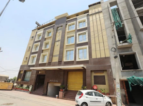 OYO 2295 Hotel Razia Inn