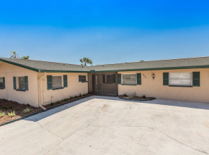 Waterfront 3br W/ Private Dock 3 Bedroom Duplex