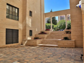 Deluxe Apartments