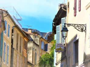 Cosy spacieux ,calme à 200 m des Arènes, wifi