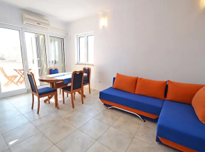 Apartment Golub Karlobag 25067