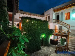 Bibi Khanym Hotel